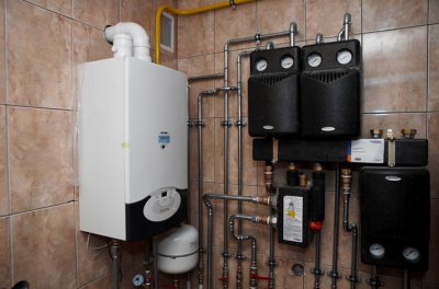 Напольный или настенный газовый котел отопления